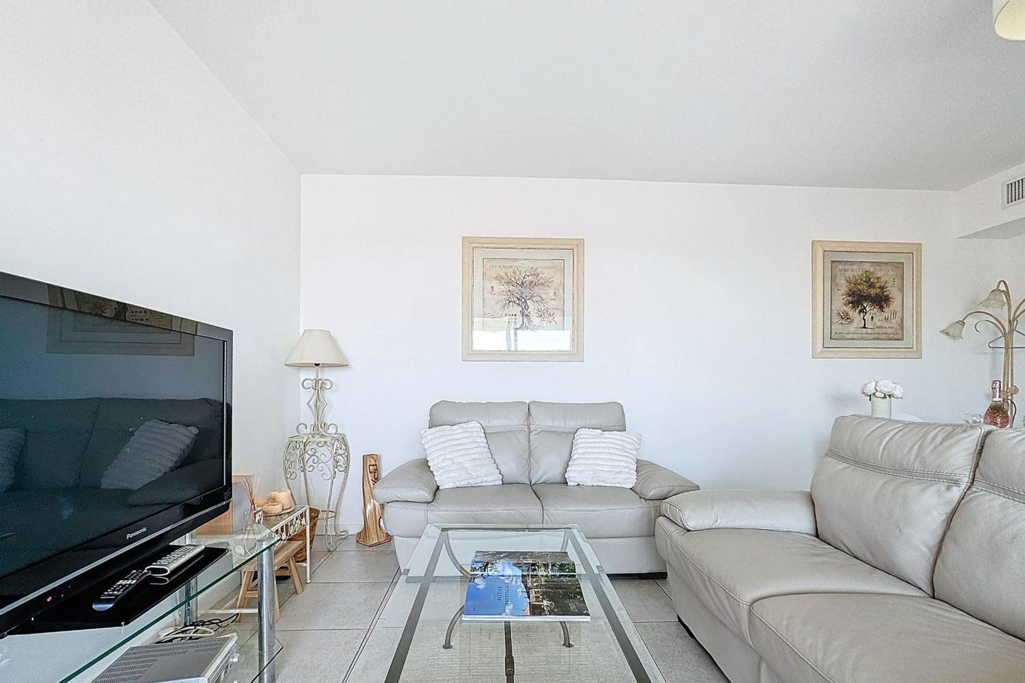 Apartment Le Secret Garden - 3-room With Pool - Palm *